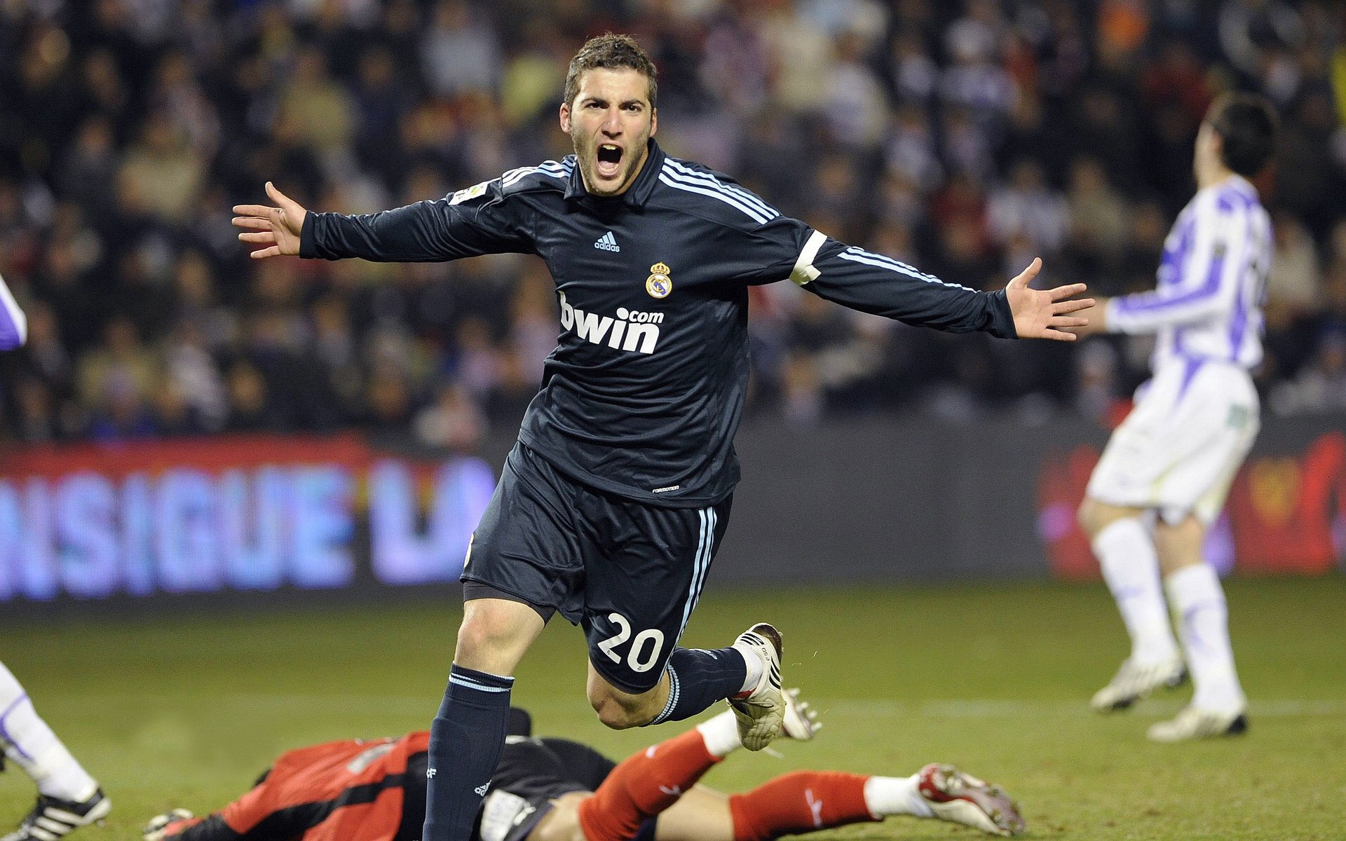 意甲新星崭露头角，迎来职业生涯巅峰，意甲球星